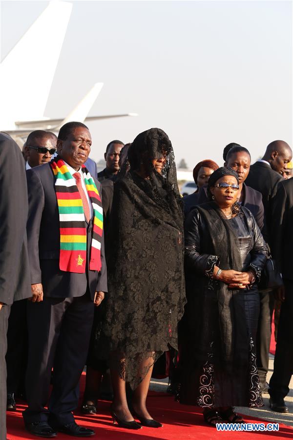 ZIMBABWE-HARARE-MUGABE-BODY-ARRIVAL