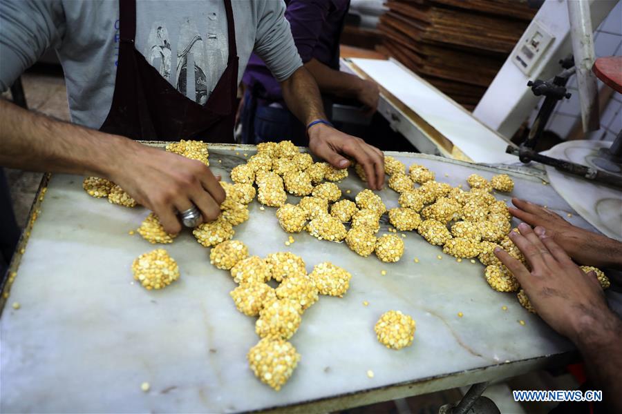 EGYPT-TANTA-TRADITIONAL SUGAR CANDY