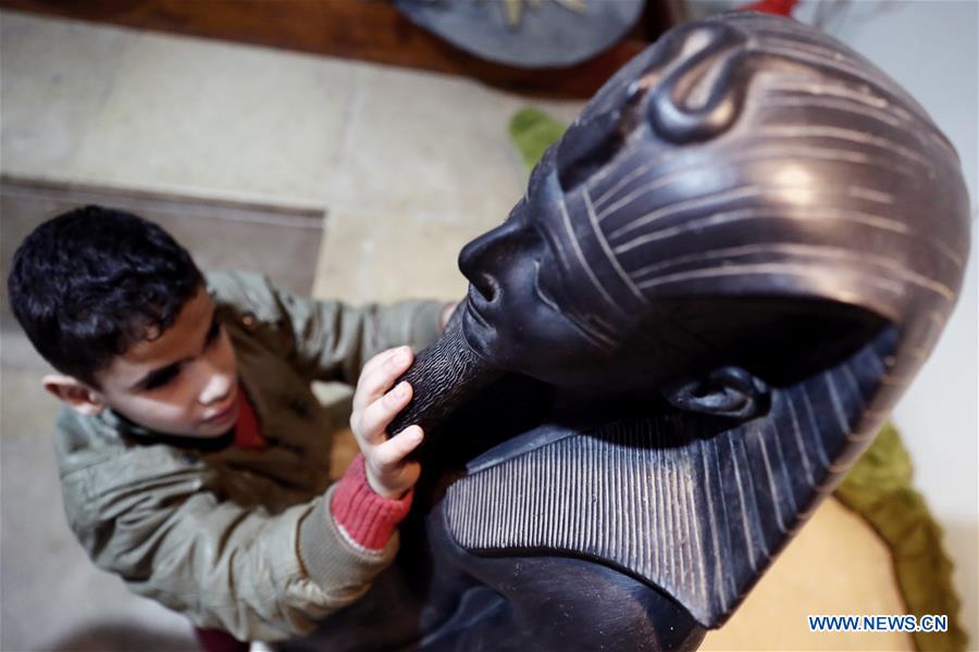 EGYPT-CAIRO-EGYPTIAN MUSEUM-VISUALLY IMPAIRED CHILDREN