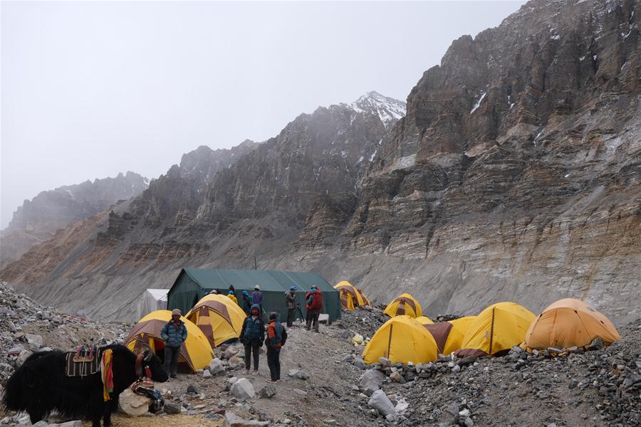 (InTibet)CHINA-TIBET-MOUNT QOMOLANGMA-TRANSITION CAMP (CN)
