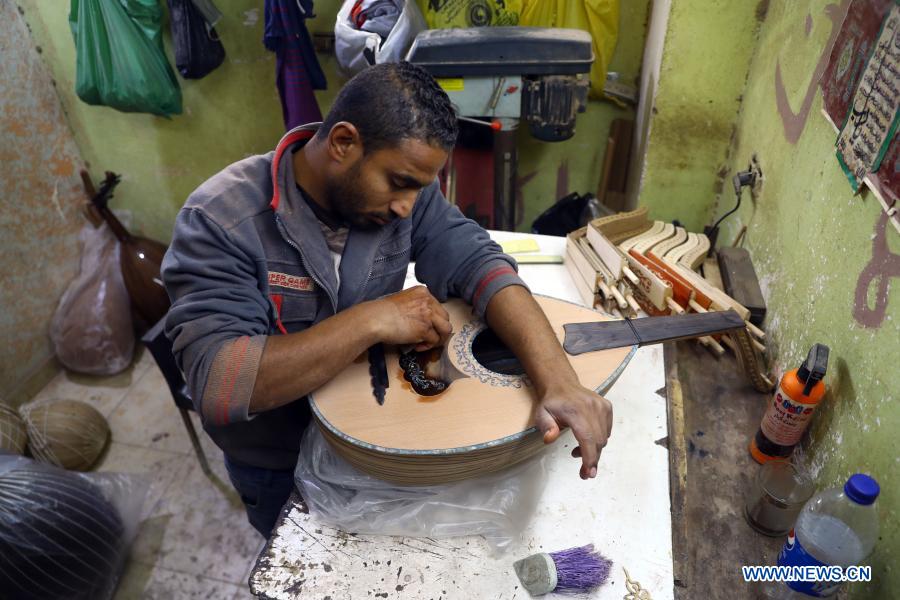 Feature Egyptian oud making exports to musicians in 12