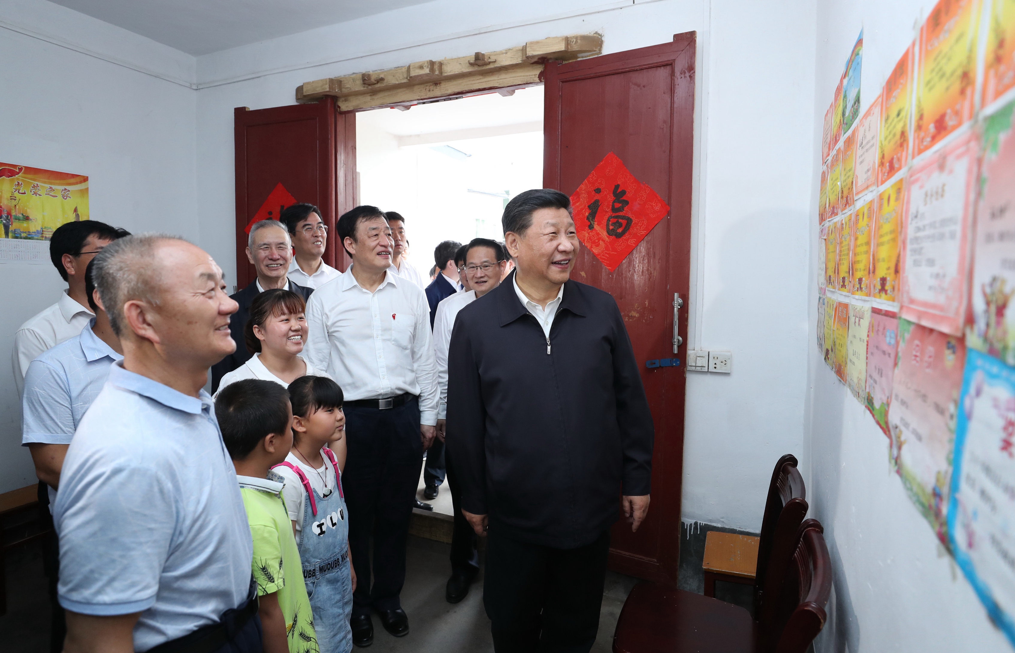 Xi visits village of old revolutionary base