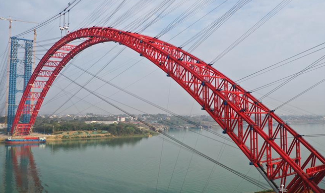 Main arch ribs of Third Pingnan Bridge closes in China's Guangxi