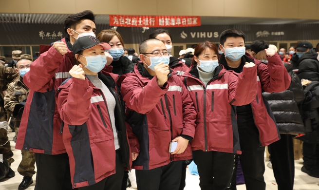 Medical workers across China head for Hubei to aid coronavirus control