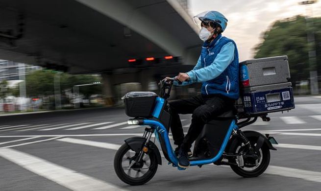 Ordinary people make contribution to anti-epidemic battle in Wuhan