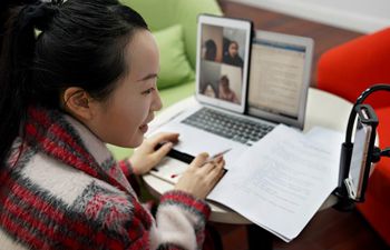 Students in Shanghai attend trial online class