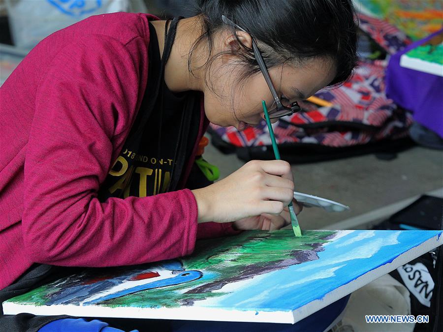 PHILIPPINES-QUEZON CITY-WILDLIFE PAINTING COMPETITION