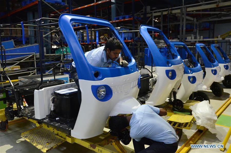INDIA-BANGALORE-ELECTRIC THREE WHEELER