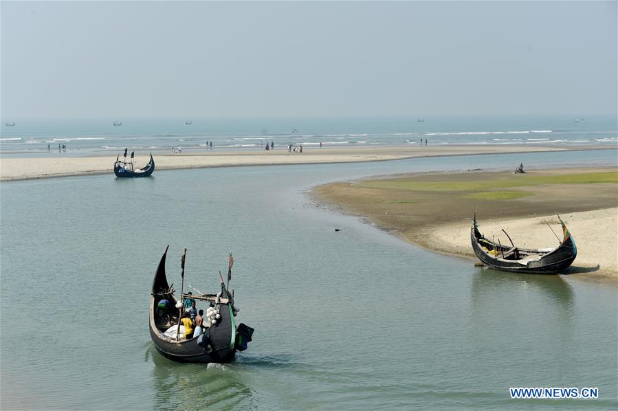 BANGLADESH-TEKNAF-FISHING-BOATS