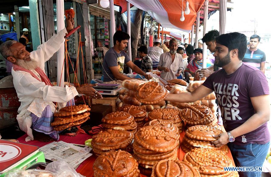 BANGLADESH-DHAKA-MUSLIM-HOLY NIGHT