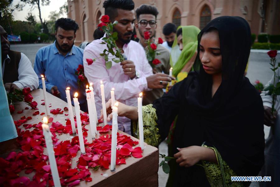 PAKISTAN-PESHAWAR-SRI LANKA-ATTACK-PRAYING
