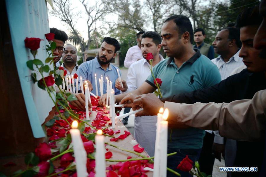 PAKISTAN-PESHAWAR-SRI LANKA-ATTACK-PRAYING