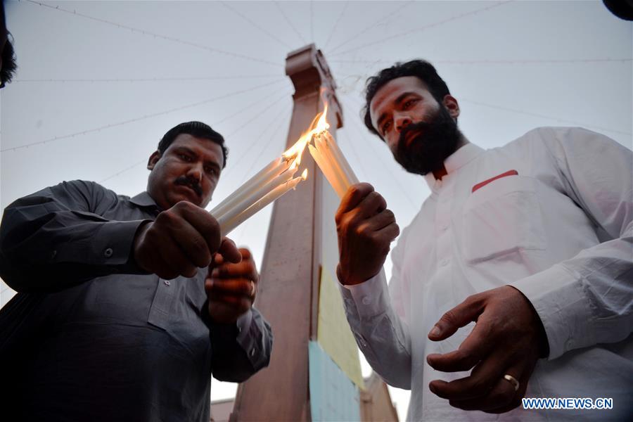 PAKISTAN-PESHAWAR-SRI LANKA-ATTACK-PRAYING