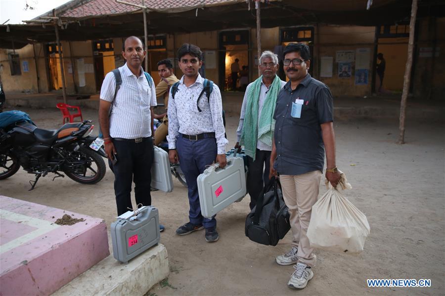 INDIA-VARANASI-GENERAL ELECTIONS-POLLING-END