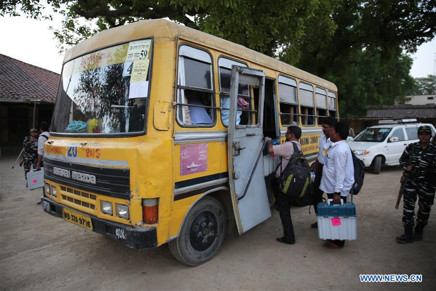 INDIA-VARANASI-GENERAL ELECTIONS-POLLING-END
