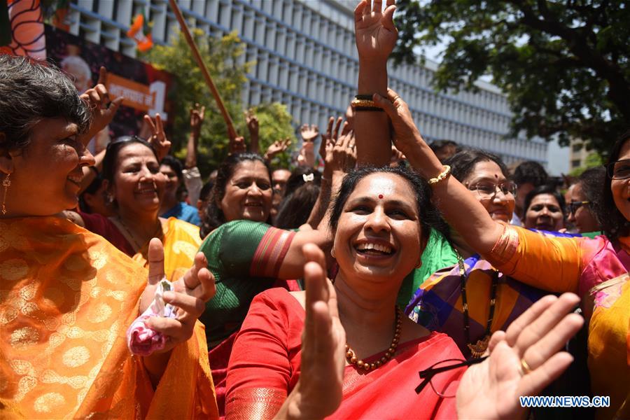 INDIA-MUMBAI-ELECTION-BJP-CELEBRATION