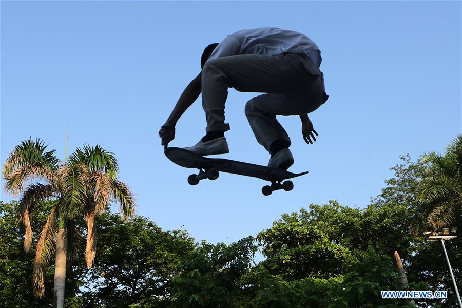PHILIPPINES-MANILA-GO SKATEBOARDING DAY
