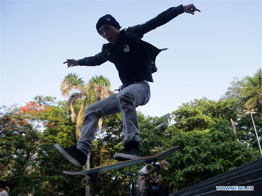 PHILIPPINES-MANILA-GO SKATEBOARDING DAY