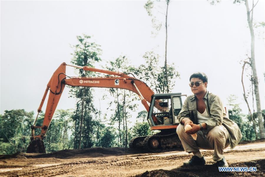 CHINA-LIAONING-ANSHAN-ANSTEEL-GENERATIONS-WORKERS (CN)