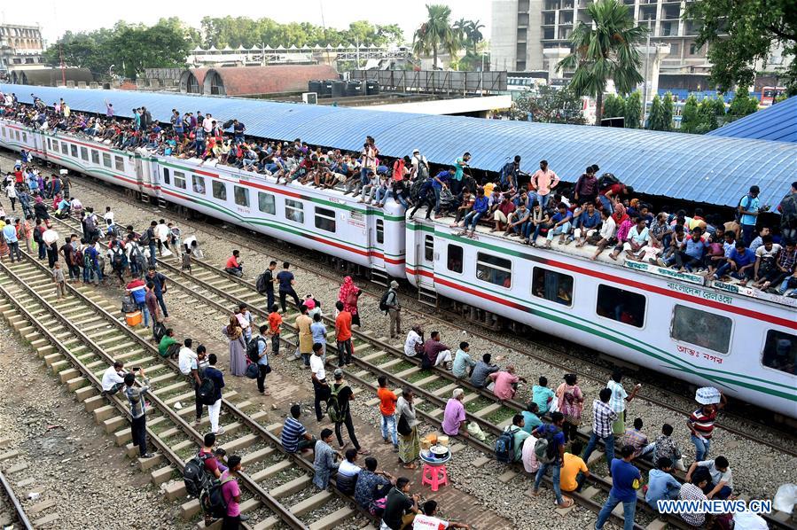 BANGLADESH-DHAKA-EID AL-ADHA-TRAVELLERS
