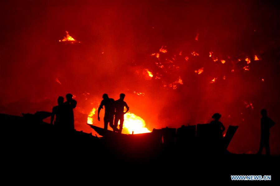 BANGLADESH-DHAKA-SLUM-FIRE