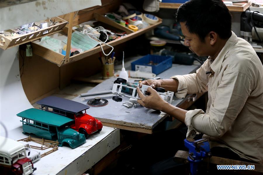MYANMAR-YANGON-WOODEN MODEL CAR-CRAFTSMAN