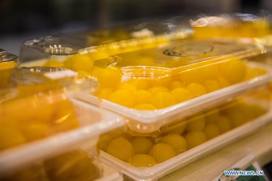 THAILAND-BANGKOK-TRADITIONAL DESSERTS