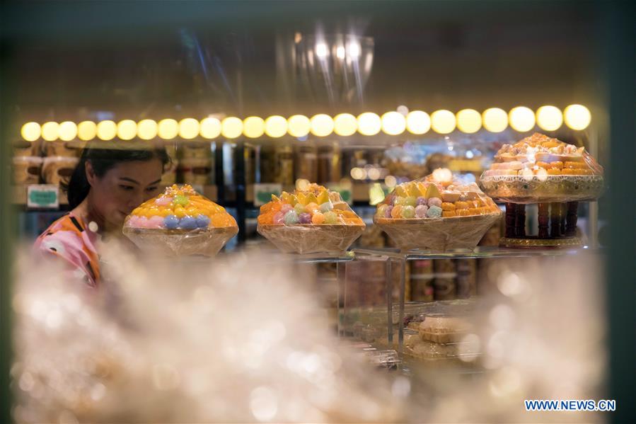 THAILAND-BANGKOK-TRADITIONAL DESSERTS