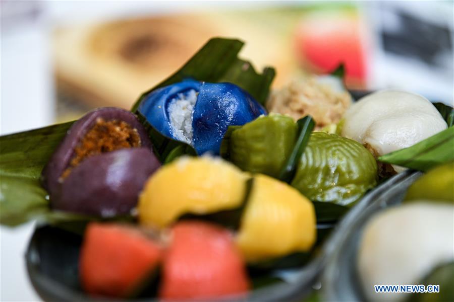 MALAYSIA-KUALA LUMPUR-RICE CAKE-NYONYA KUIH (CN)