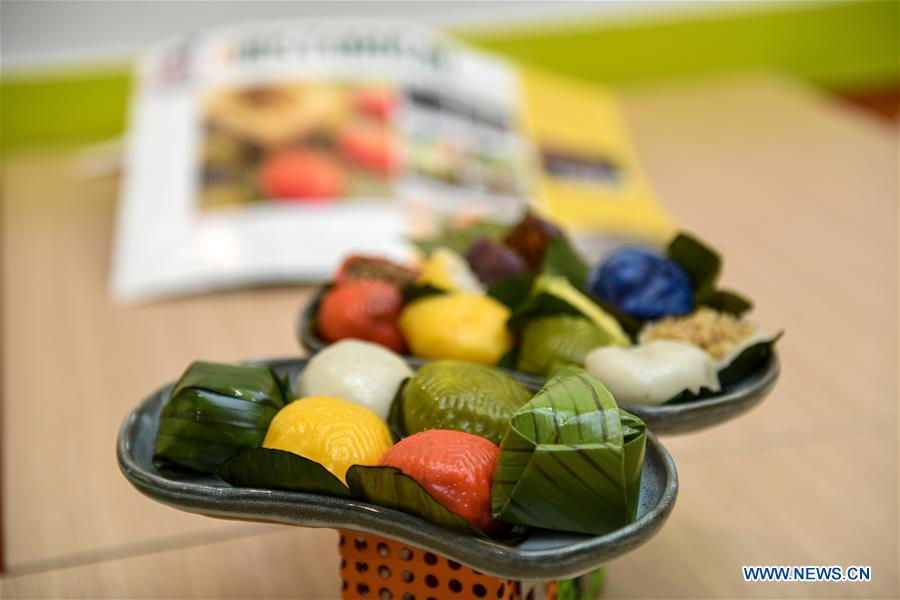 MALAYSIA-KUALA LUMPUR-RICE CAKE-NYONYA KUIH (CN)