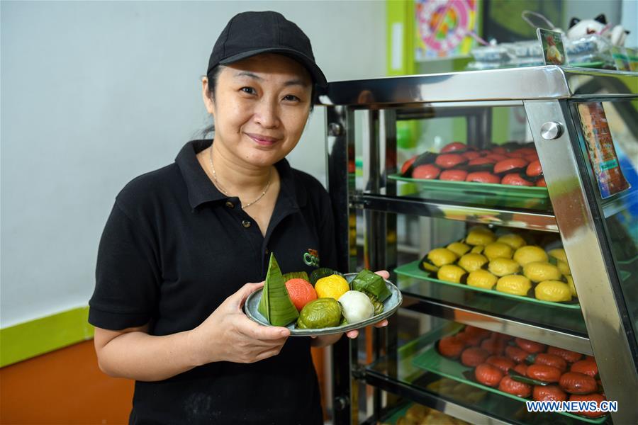 MALAYSIA-KUALA LUMPUR-RICE CAKE-NYONYA KUIH (CN)