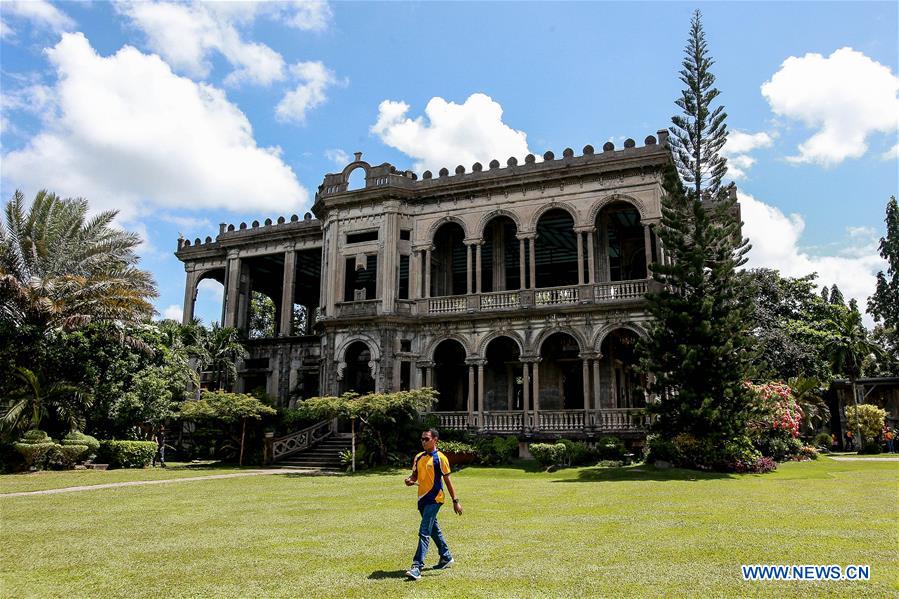 PHILIPPINES-TALISAY CITY-TOURIST SPOT-THE RUINS