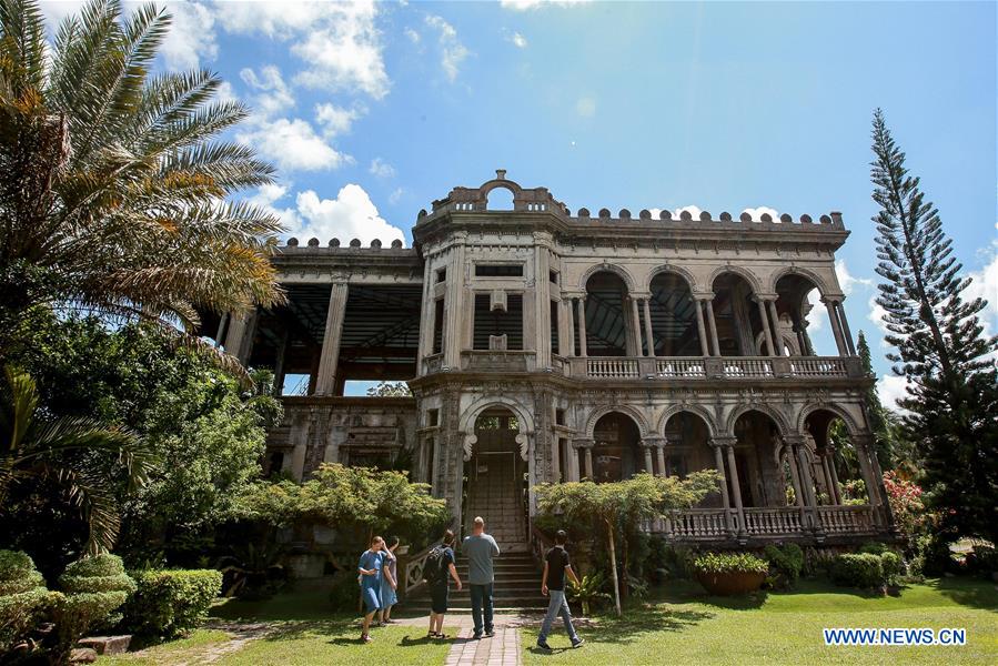 PHILIPPINES-TALISAY CITY-TOURIST SPOT-THE RUINS