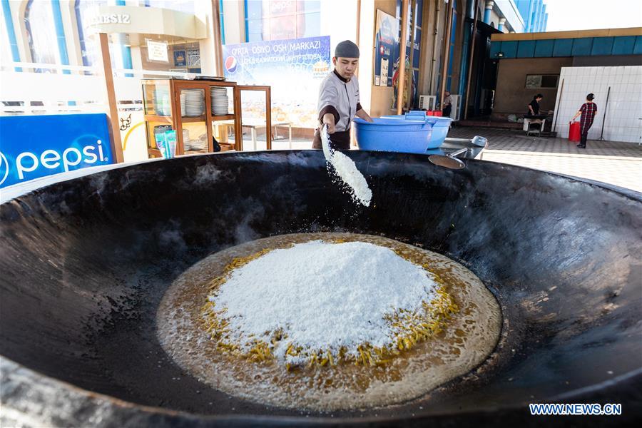 UZBEKISTAN-TASHKENT-FOOD-PLOV