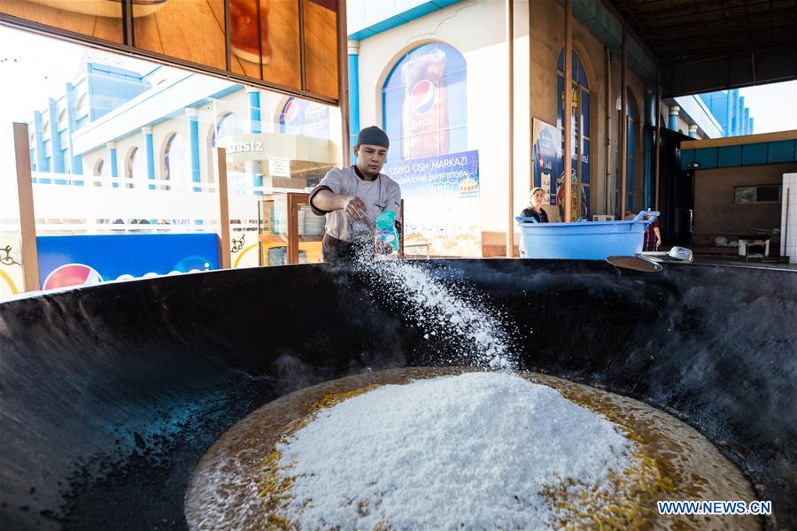 UZBEKISTAN-TASHKENT-FOOD-PLOV