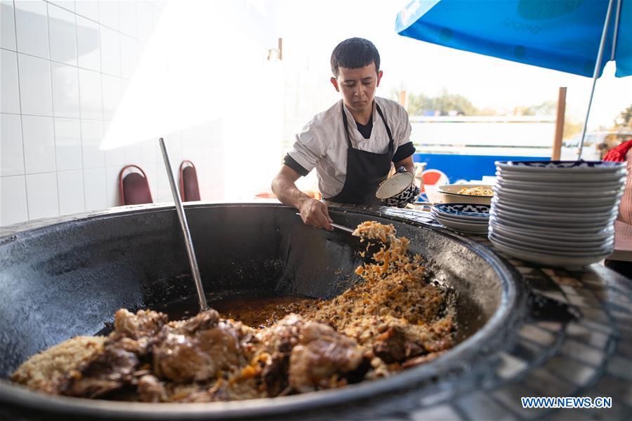 UZBEKISTAN-TASHKENT-FOOD-PLOV