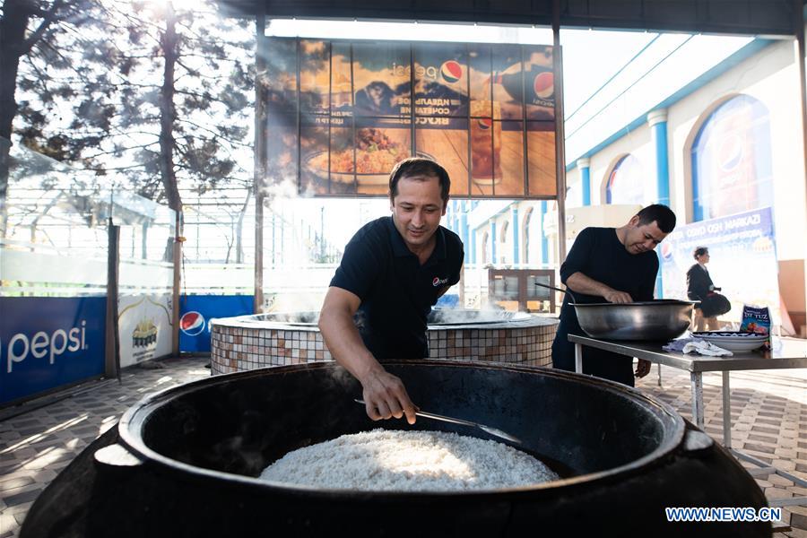 UZBEKISTAN-TASHKENT-FOOD-PLOV