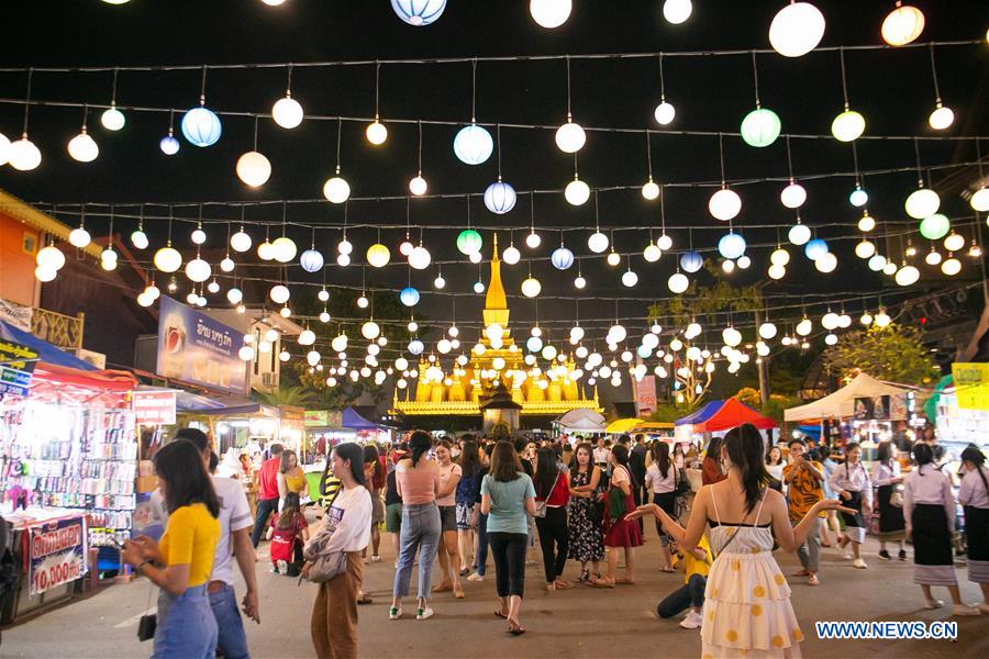 LAOS-VIENTIANE-THAT LUANG FESTIVAL