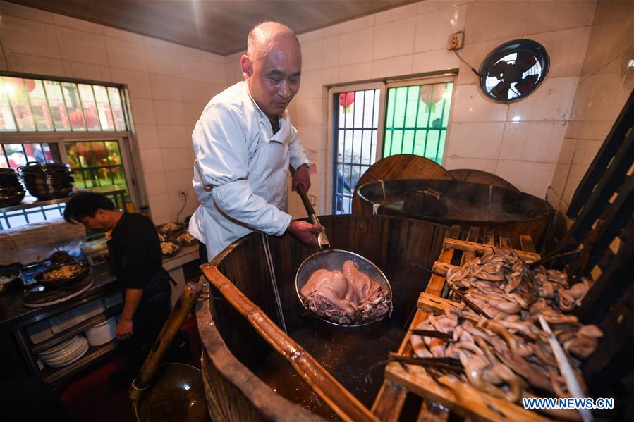 CHINA-ZHEJIANG-YUHANG-MUTTON POT (CN)