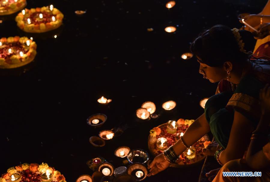 INDIA-MUMBAI-LAMPS FESTIVAL