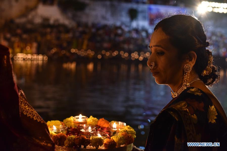 INDIA-MUMBAI-LAMPS FESTIVAL