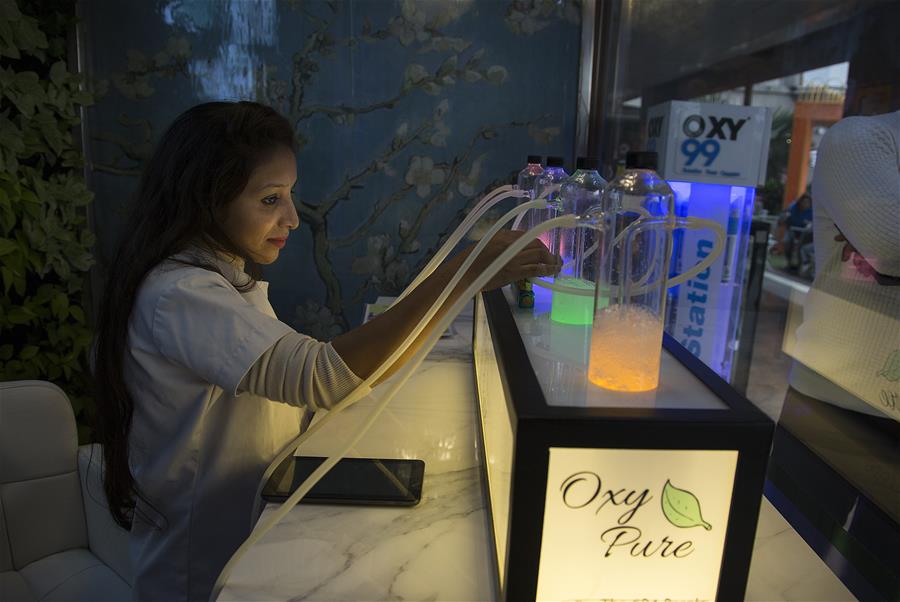 INDIA-NEW DELHI-OXYGEN BAR