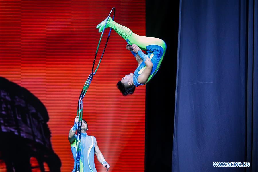PHILIPPINES-QUEZON CITY-ACROBATIC CIRCUS