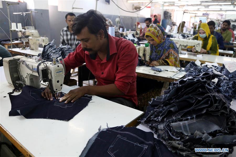 PAKISTAN-KARACHI-GARMENT-FACTORY