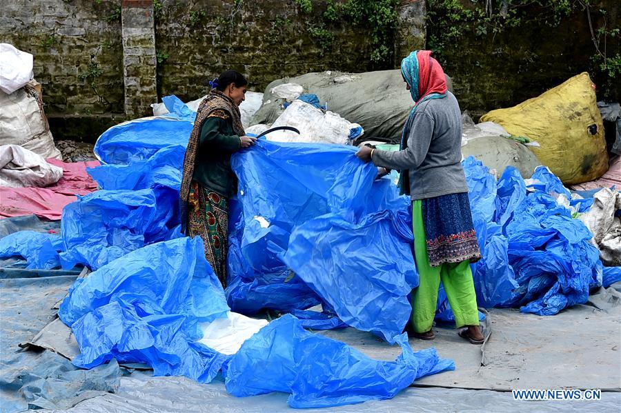 BANGLADESH-DHAKA-PLASTICS-WASTE-PROCESS