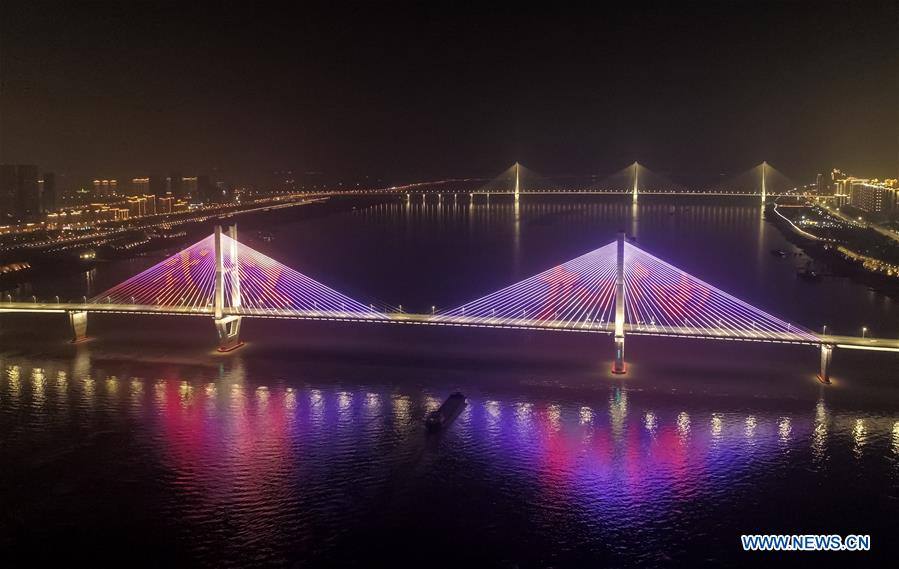 CHINA-WUHAN-LIGHT-CORONAVIRUS (CN)