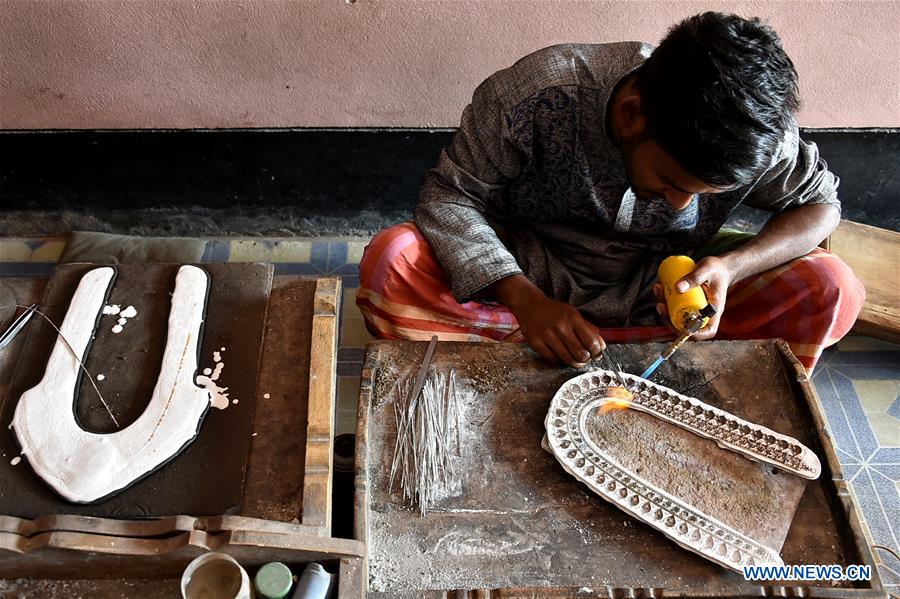 BANGLADESH-SAVAR-TRADITIONAL-JEWELRY MAKING