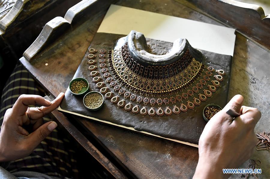 BANGLADESH-SAVAR-TRADITIONAL-JEWELRY MAKING