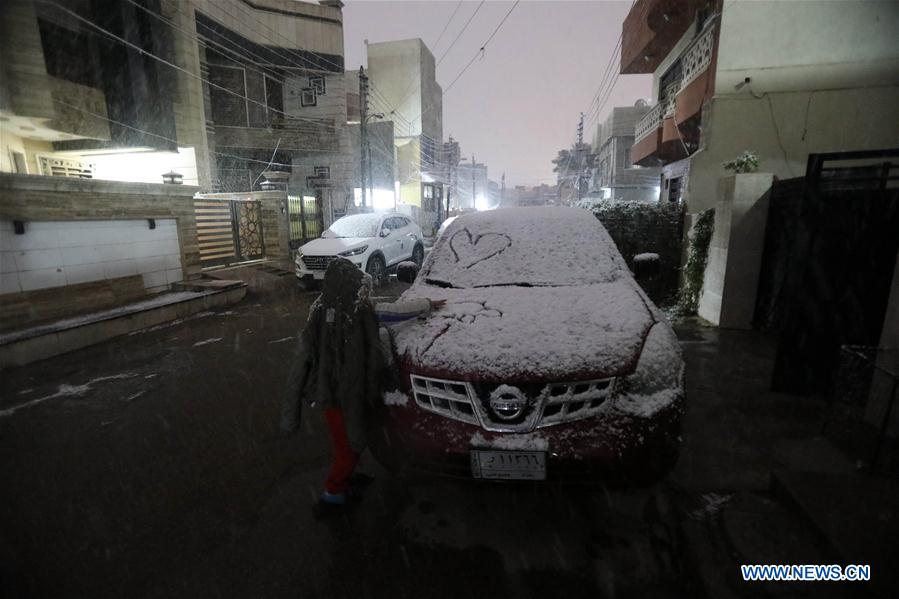 IRAQ-BAGHDAD-SNOW