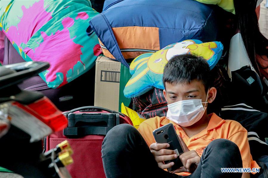 PHILIPPINES-METRO-CURFEW